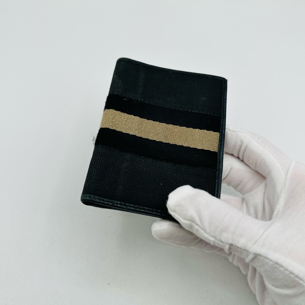 Gucci Bi Fold Card Holder - Picture 2 of 11